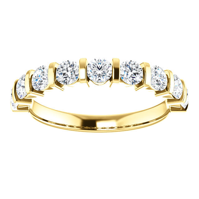 anniversary-ring-on-yellow-gold